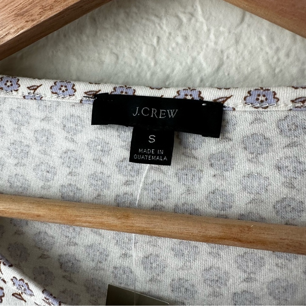 New with tags J.CREW Broken-in jersey button-front top in floral Size: Small - Picture 6 of 8